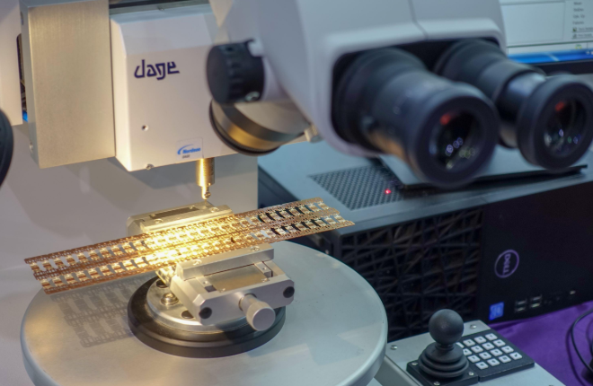 刻蝕機(jī)可以代替光刻機(jī)嗎？為什么中國(guó)生產(chǎn)不了光刻機(jī)？